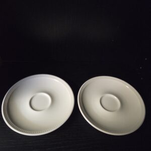 Set van 2 Wedgwood schoteltjes